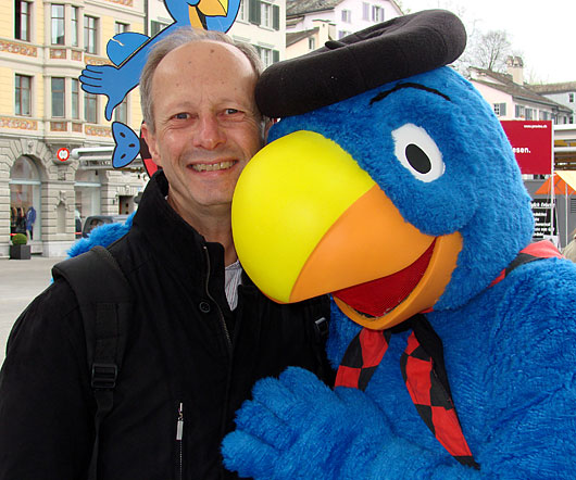 Globi und Jürg auf der Gemüsebrücke