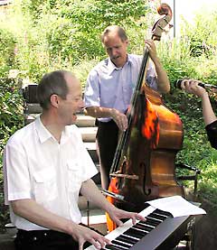 Lass mich dein Badewasser schlürfen: Jürg und Walter singen 2-stimmig.