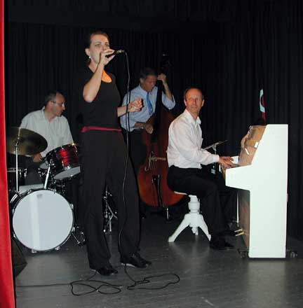 Sandras Choice am SH-Jazztreff. 7. Juli 2001. Graziano Gerussi, Sandra Guyer, Walter Fehr, Jürg Lendenmann (v.l.)